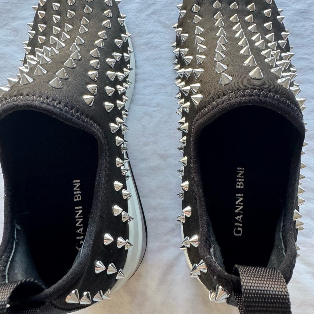Gianni Bini NWOT Ladies Nylon Black Studded Spike Wedge Slip-On Sneakers SZ 7 - Picture 4 of 4